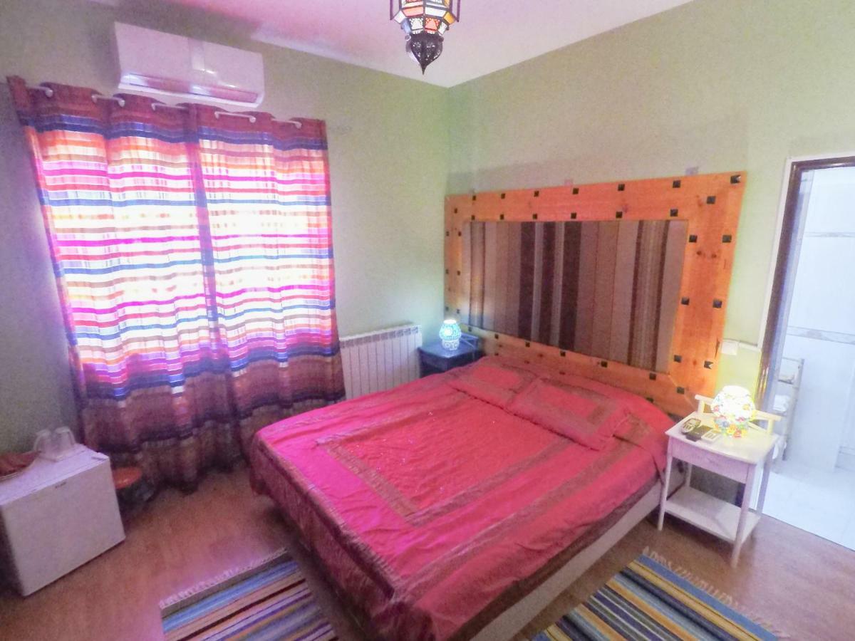 Seventies Cheap & Chic Two 3* Lagos